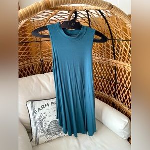 Teal sleeveless flowy tunic